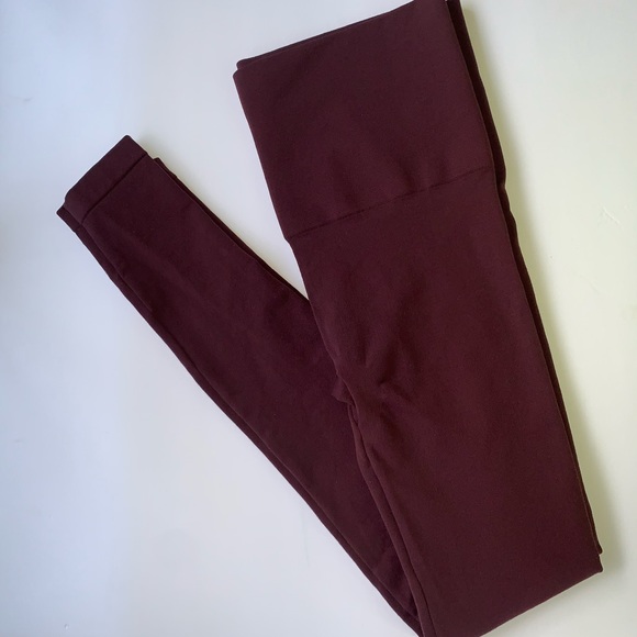 NWOT Spanx By Sara Blakely Burgundy Plum Leggings - Picture 3 of 12